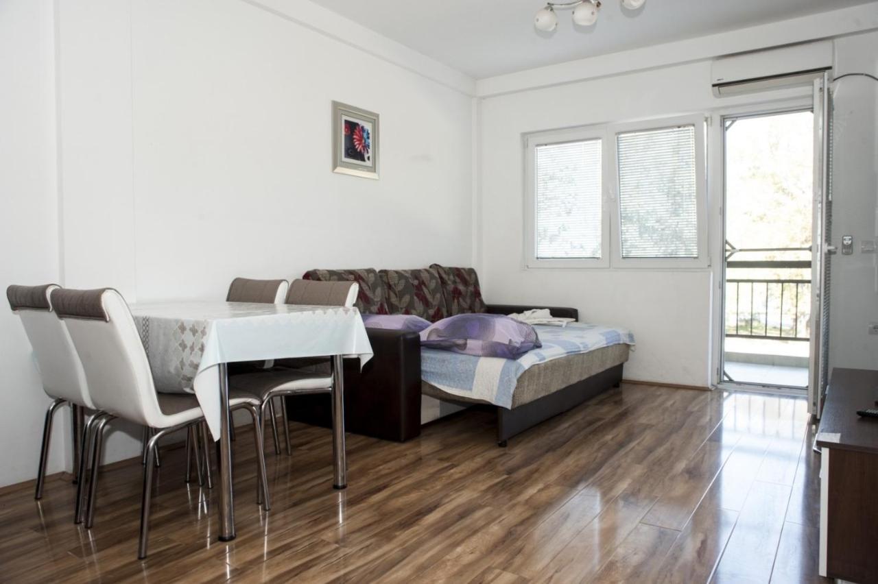 Zora Apartment